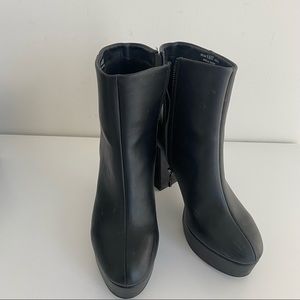 Chinese & laundry shoes